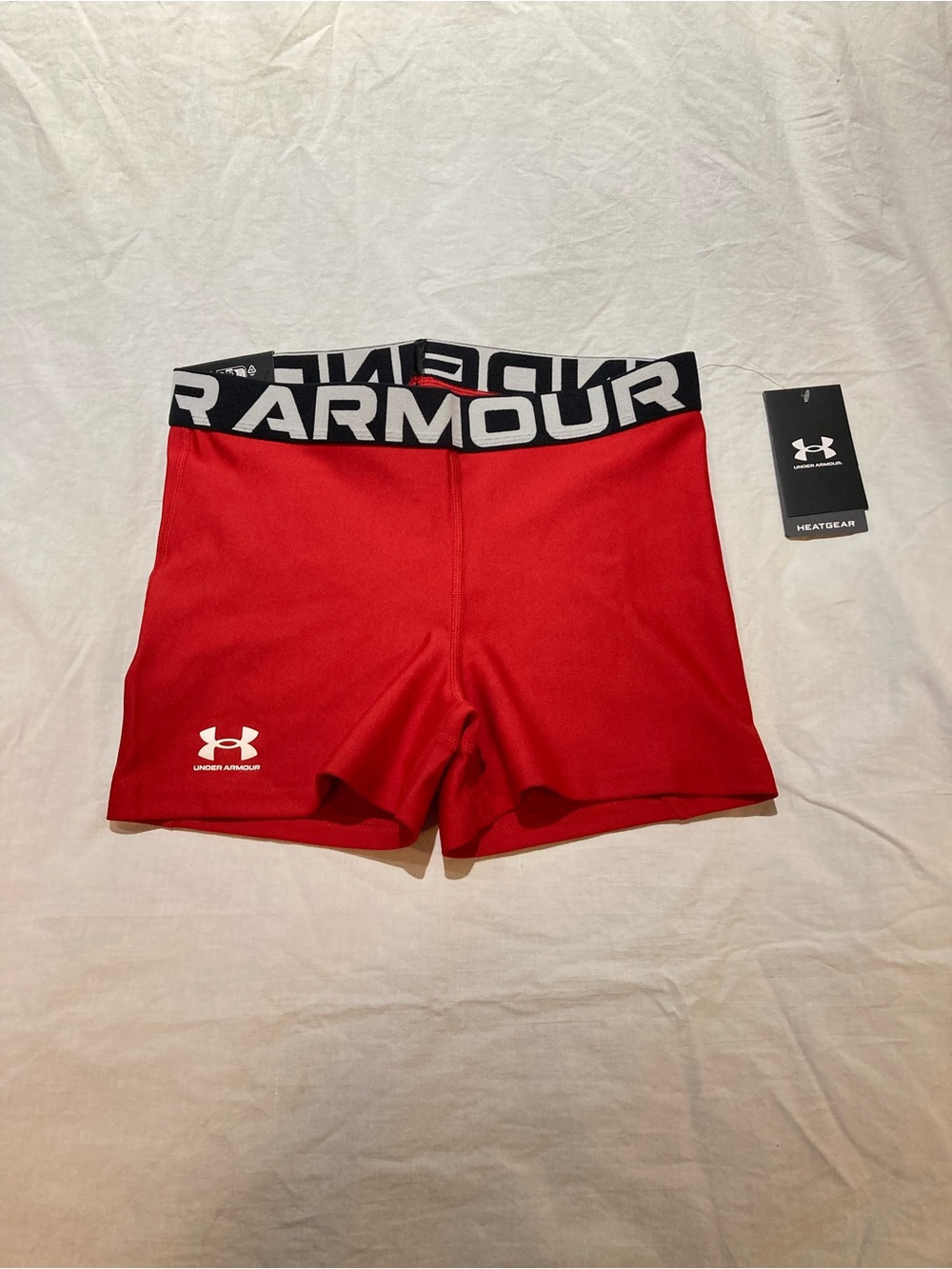 Under Armour Shorty Compression Volleyball shorts, Women’s size medium, NWT!